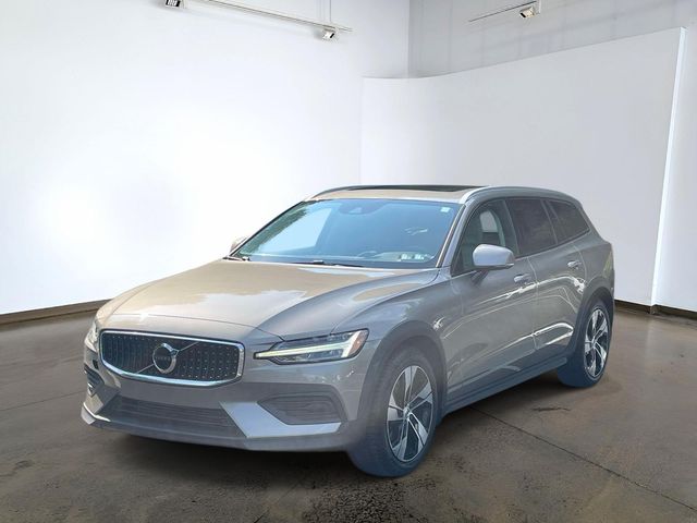 2020 Volvo V60 Cross Country Base