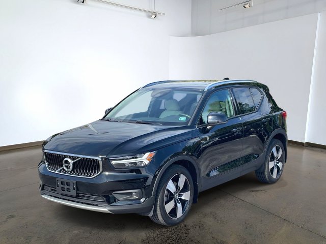 2021 Volvo XC40 Momentum