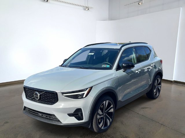 2026 Volvo XC40