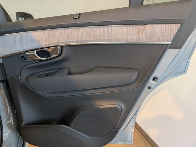 2026 Volvo XC90 Ultra - Photo 25