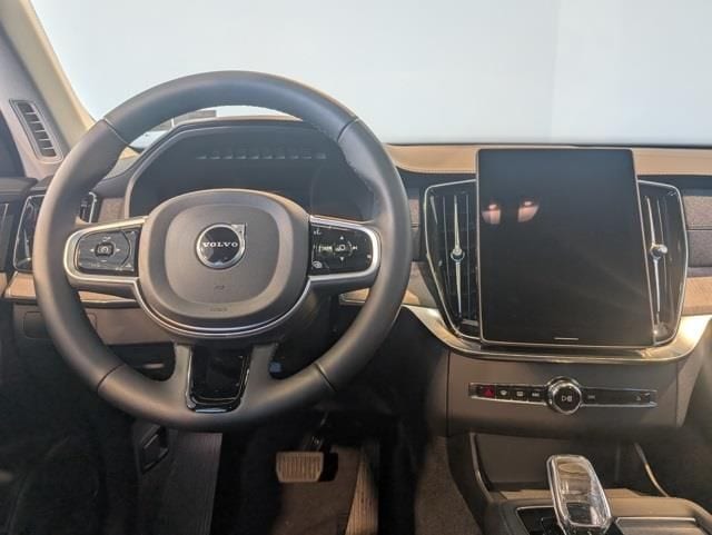 2026 Volvo XC90 Ultra - Photo 14