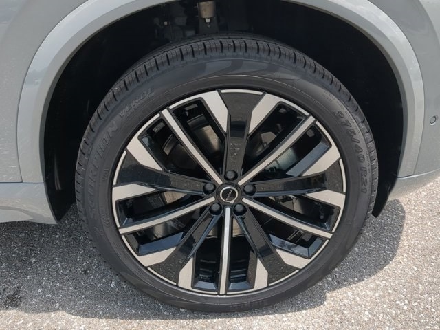2026 Volvo XC90 Plus - Photo 12