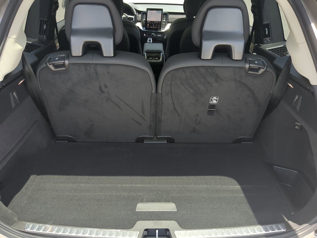 2026 Volvo XC90 Plus - Photo 14
