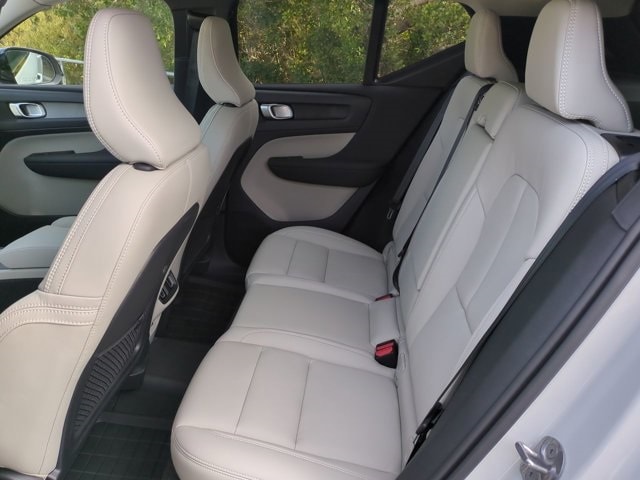 2026 Volvo XC40 Plus - Photo 15