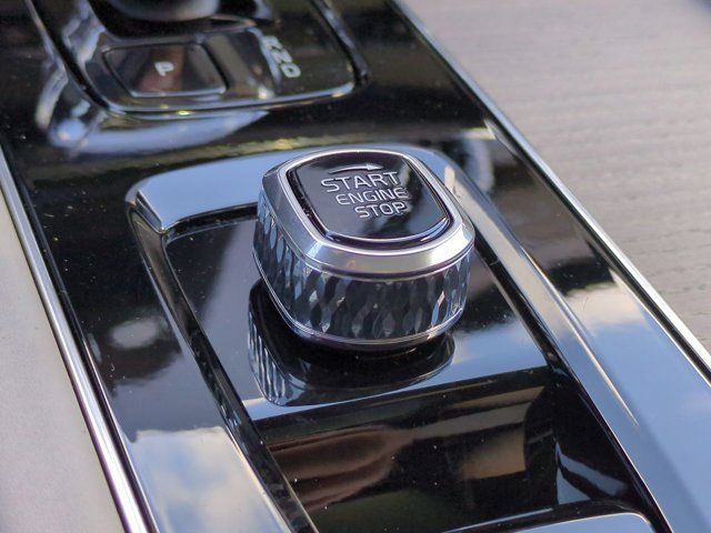 2026 Volvo XC90 Plus - Photo 30