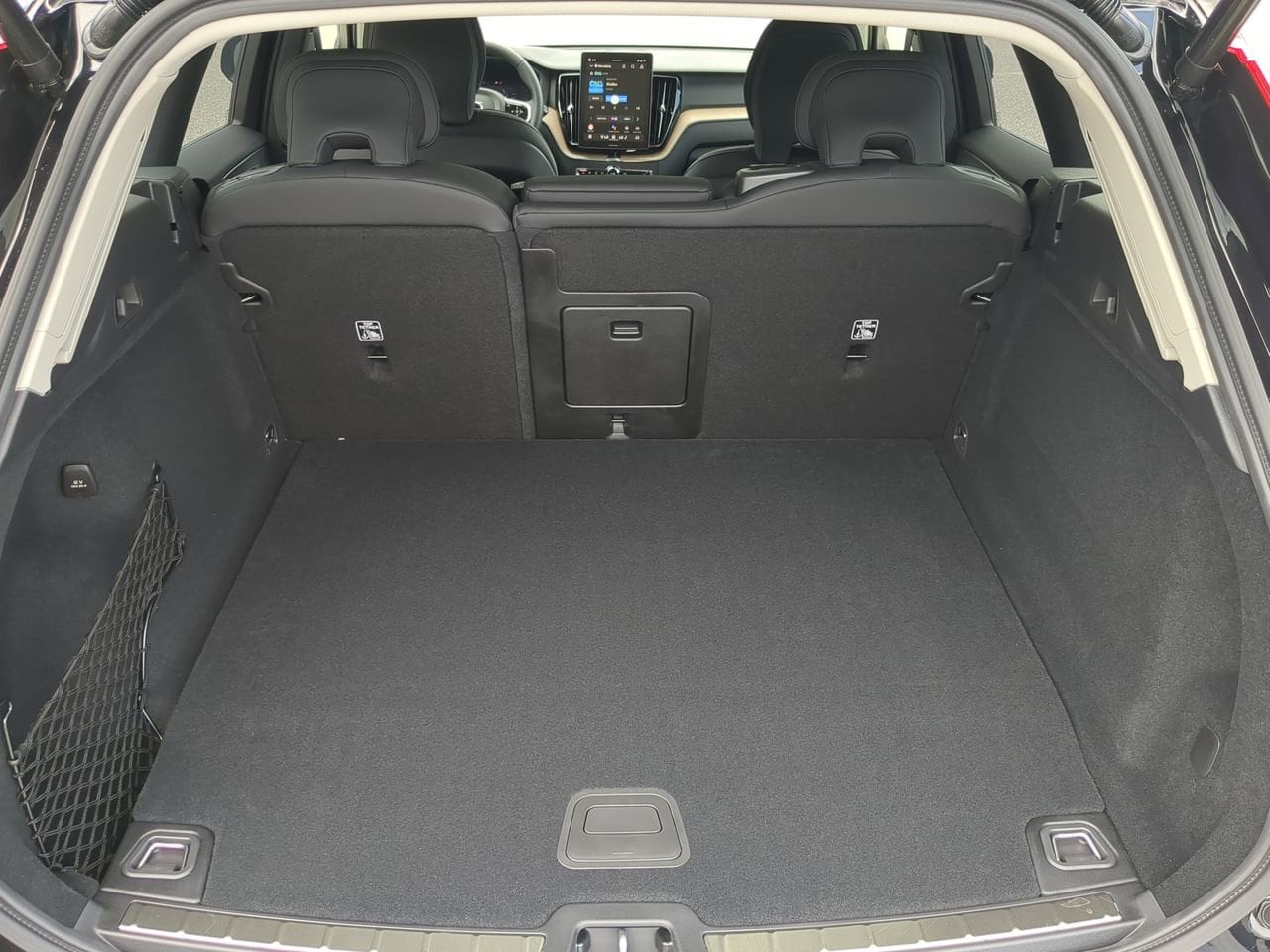 2026 Volvo XC60 Plus - Photo 14