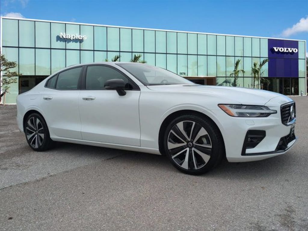 Used 2022 Volvo S60 B5 Momentum Sedan