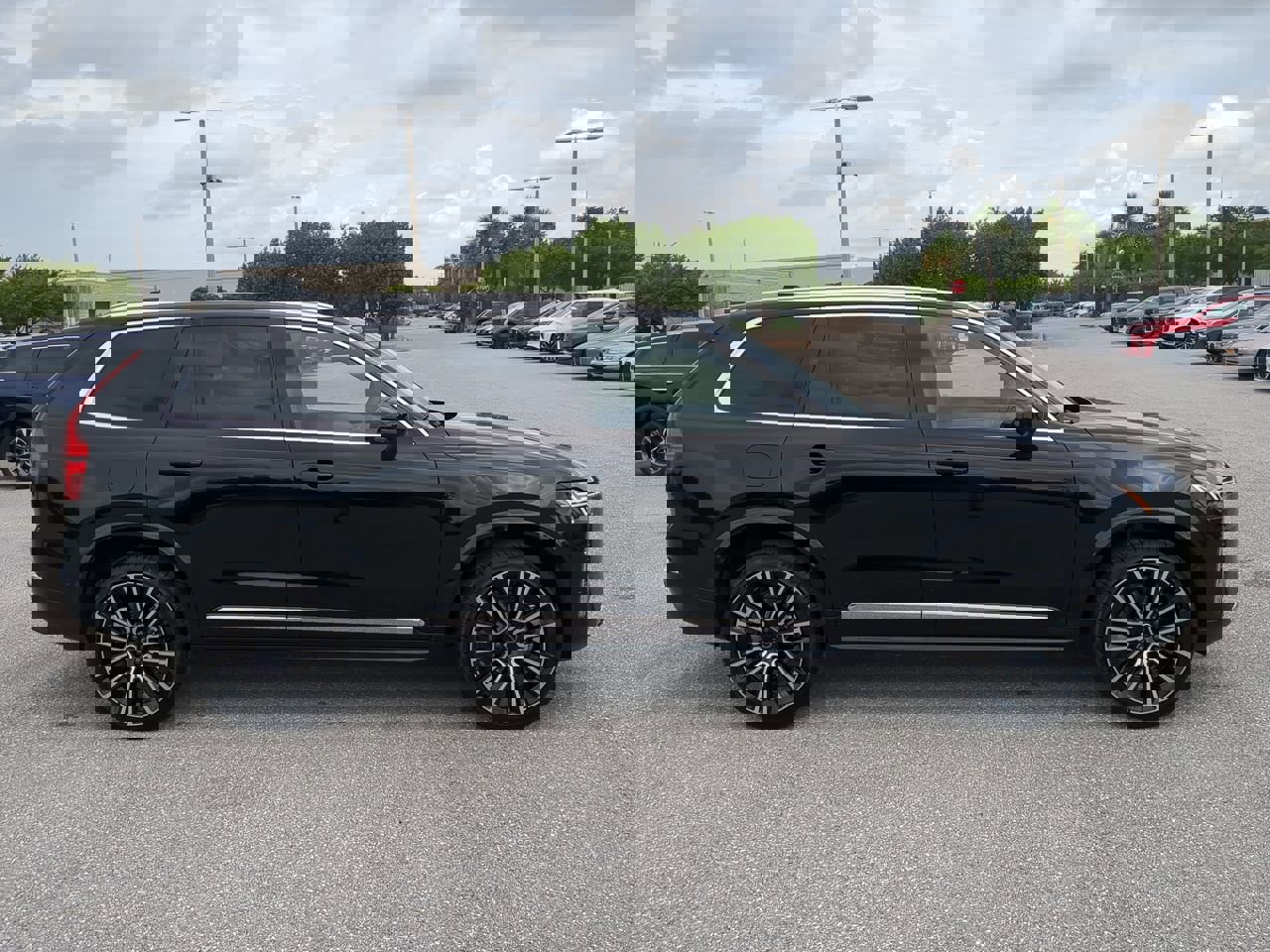 2026 Volvo XC90 B5 photo 3