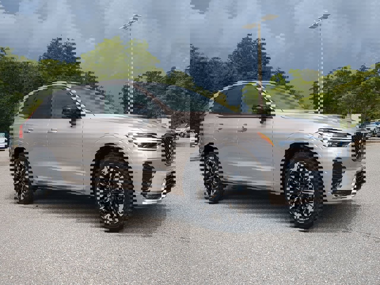 2026 Volvo XC60 B5 Plus photo 2