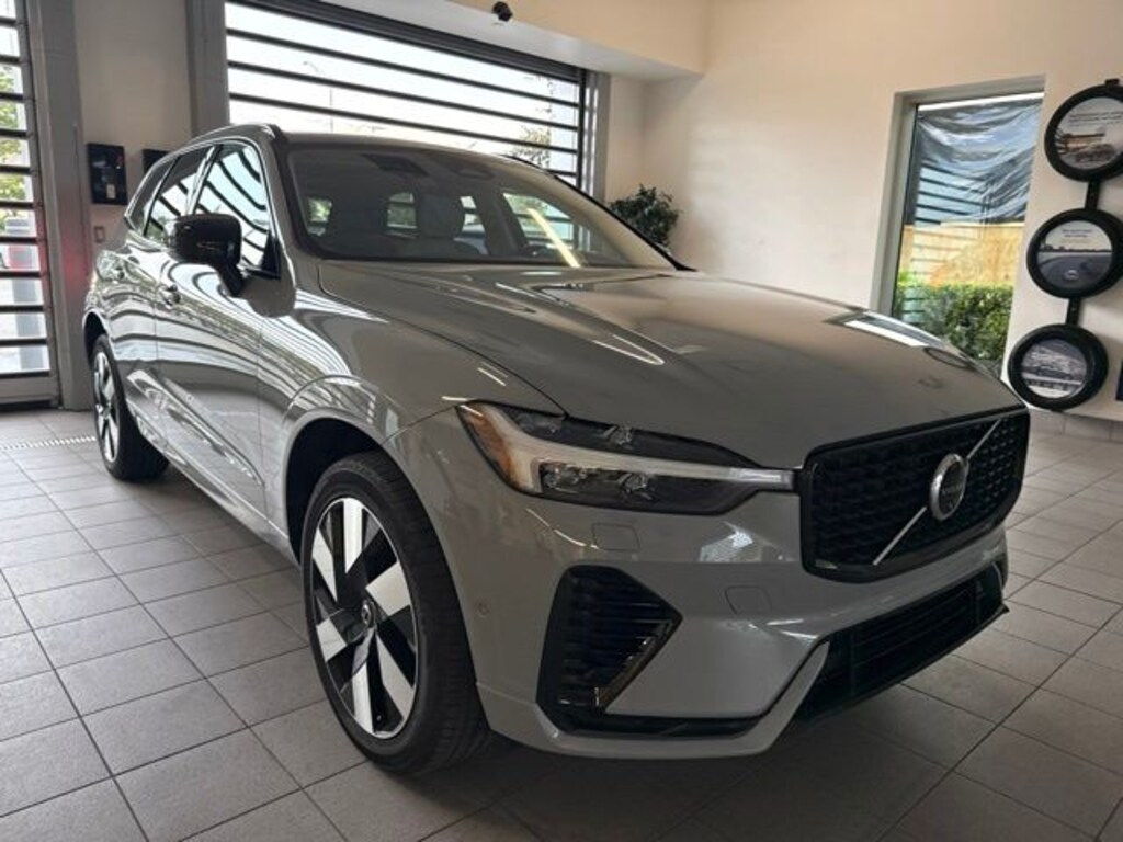 Certified 2025 Volvo XC60 Plug-In Hybrid T8 Plus SUV