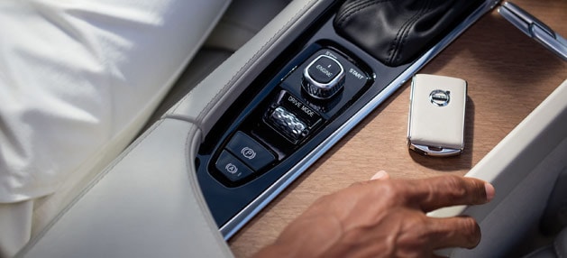 2017 Volvo S90