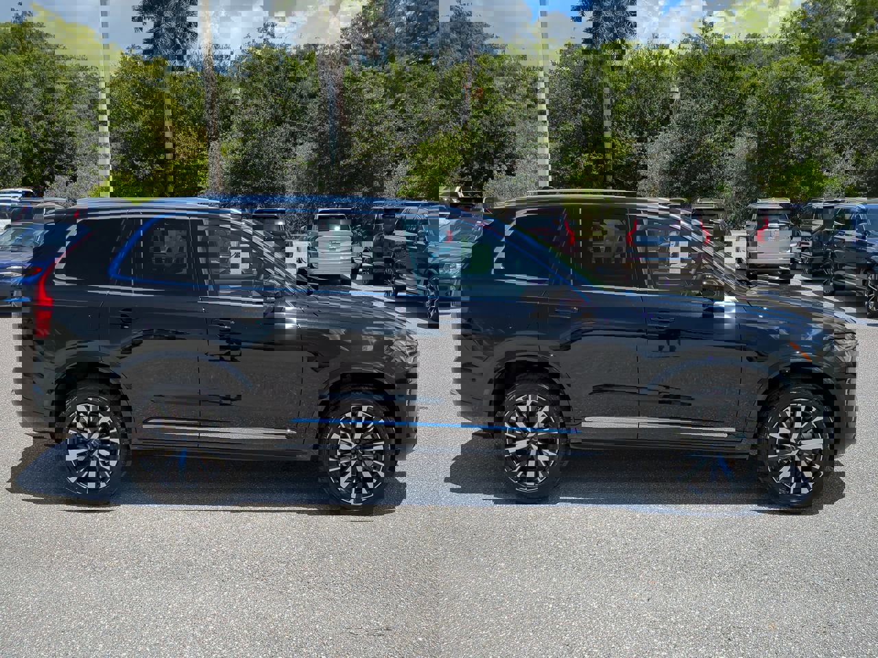 2026 Volvo XC90 B5 Core photo 2