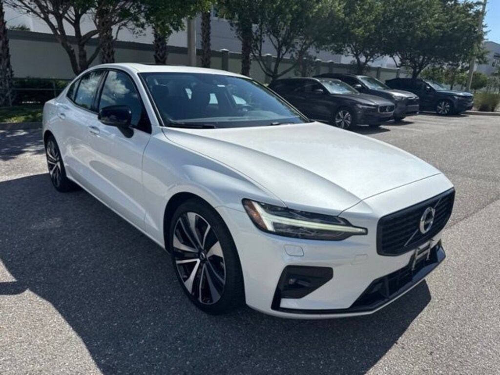 Used 2022 Volvo S60 B5 Momentum Sedan