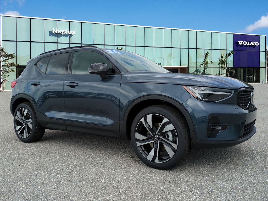 New 2026 Volvo XC40 B5 Ultra SUV