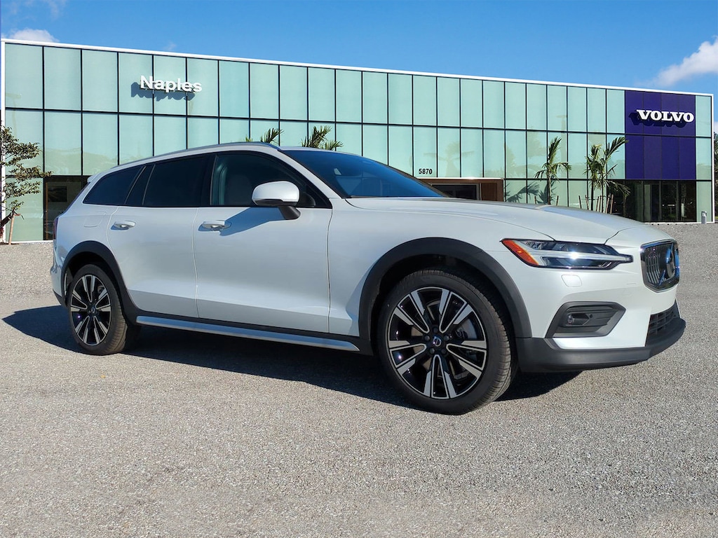 New 2026 Volvo V60 Cross Country B5 Ultra Wagon