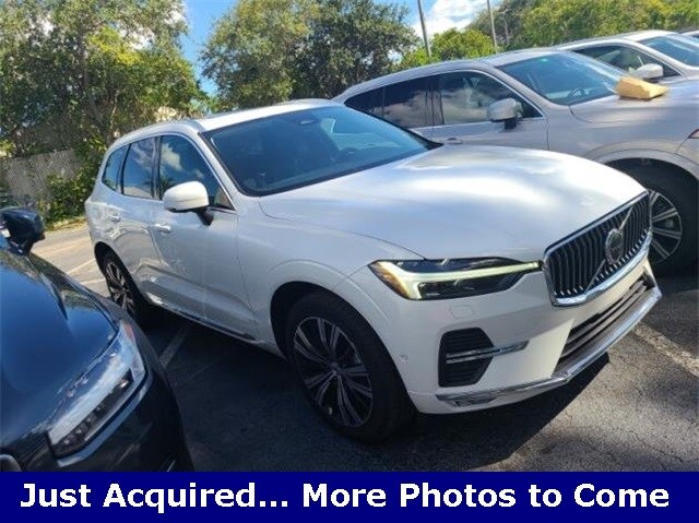 2023 Volvo XC60 B5 Plus photo 2