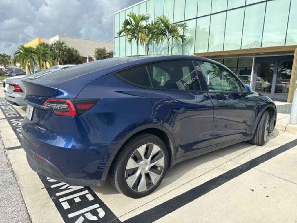 Used 2022 Tesla Model Y Long Range SUV