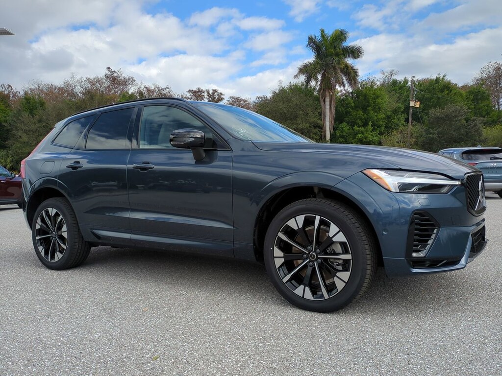 New 2026 Volvo XC60 plug-in hybrid T8 Plus SUV