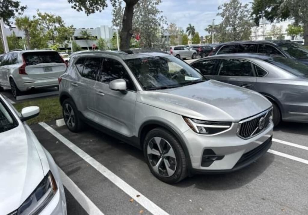 Used 2023 Volvo XC40 Ultimate SUV