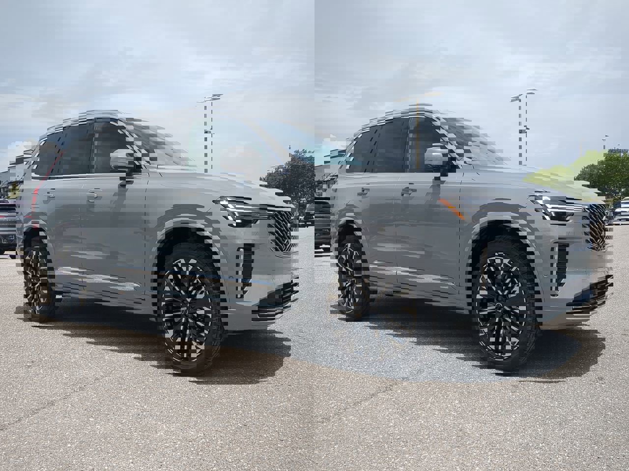 2026 Volvo XC90 Plus photo 2
