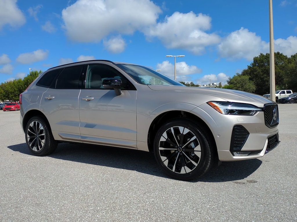 New 2026 Volvo XC60 B5 Plus SUV