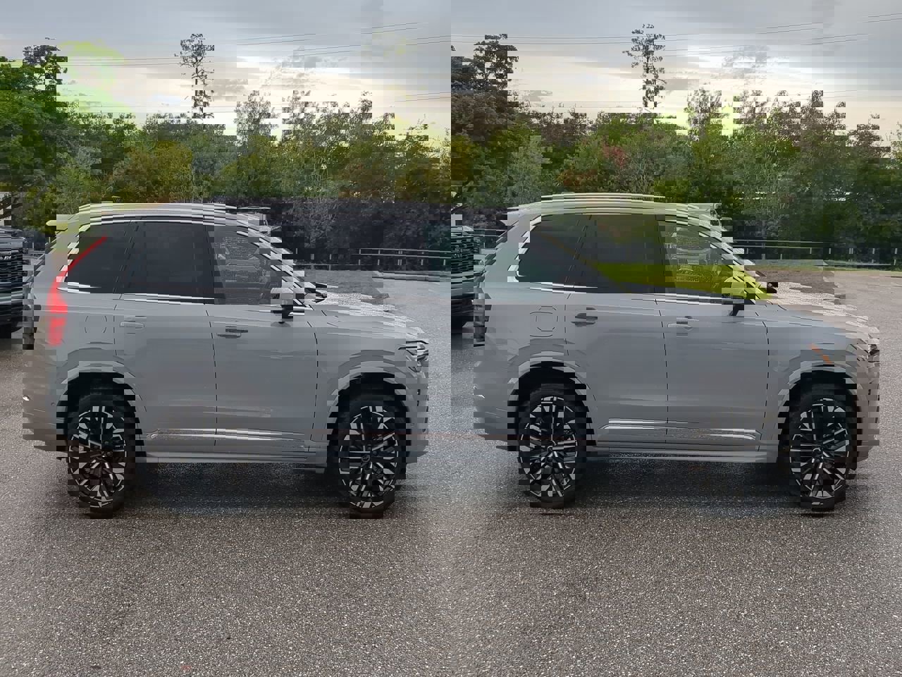2026 Volvo XC90 Plus photo 3