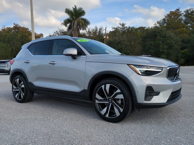 2024 Volvo XC40 Plus's photo