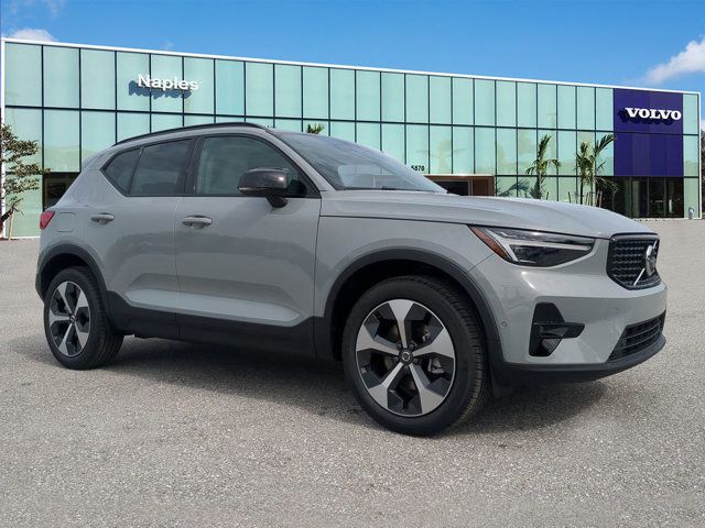 2026 Volvo XC40 SUV 
