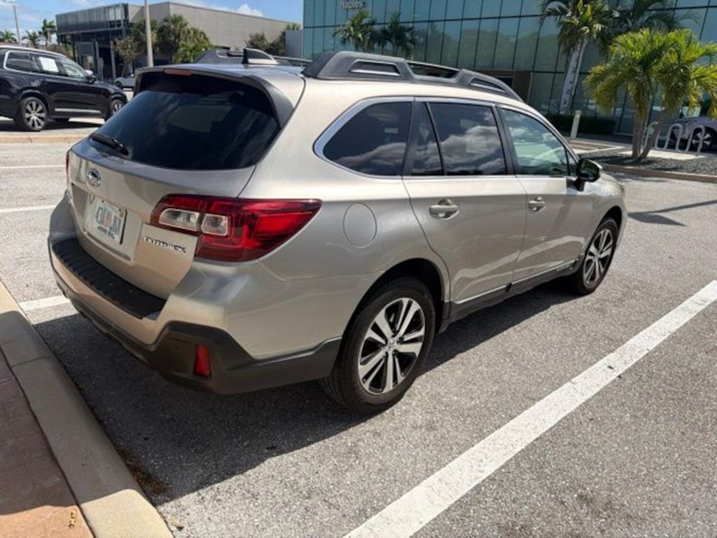 Used 2018 Subaru Outback 2.5i SUV