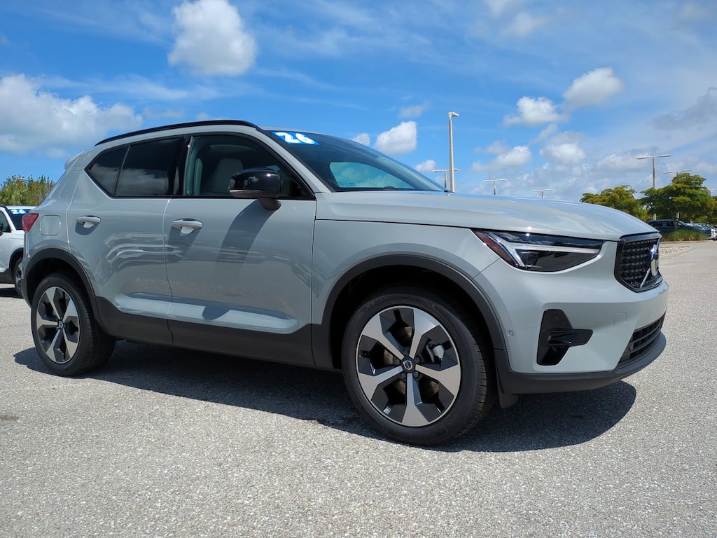 New 2026 Volvo XC40 B5 Plus SUV