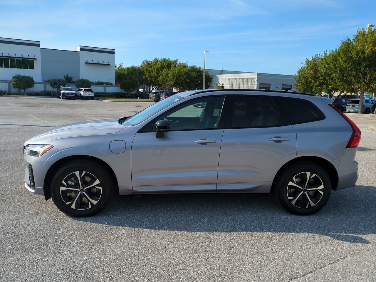 2026 Volvo XC60 Core - Photo 8