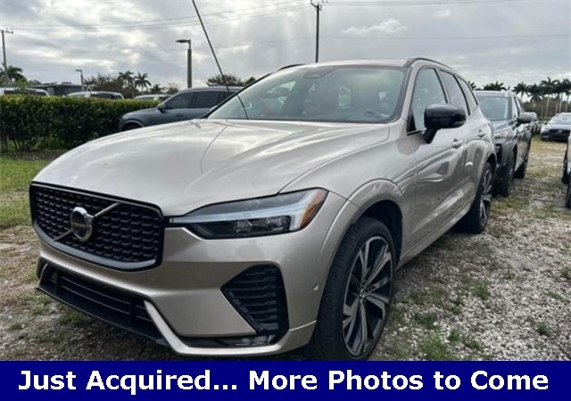 2024 Volvo XC60 B5 Ultimate Dark Theme SUV YV4L12RM2R1715006