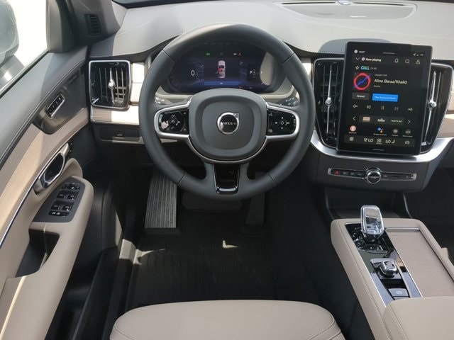 2026 Volvo XC90 Plus - Photo 17