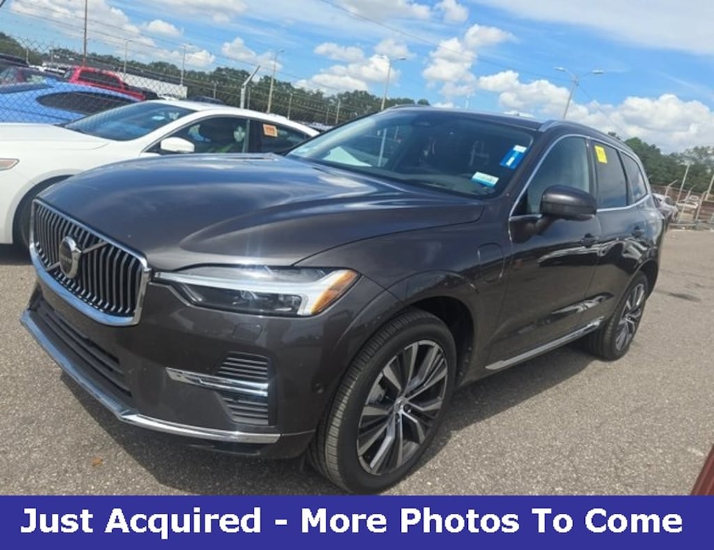 Certified 2022 Volvo XC60 Recharge Plug-In Hybrid T8 Inscription Expression SUV