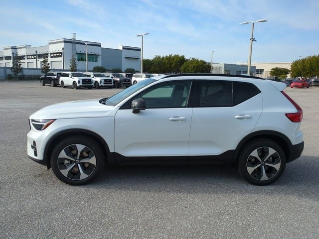 2026 Volvo XC40 Plus - Photo 8