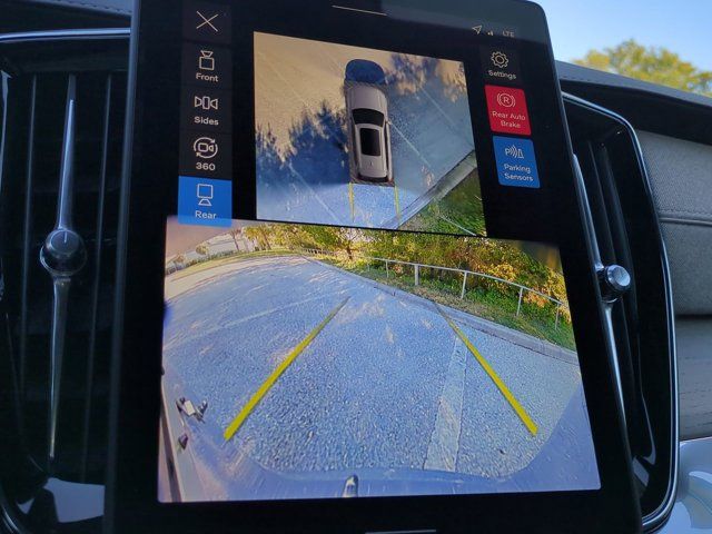 2026 Volvo XC90 Plus - Photo 22