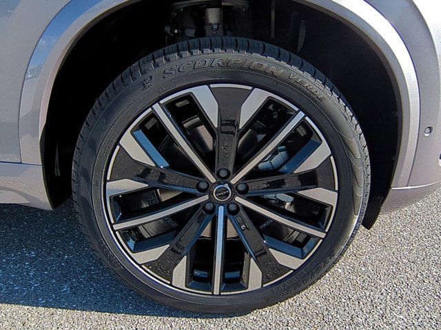 2026 Volvo XC90 Plus - Photo 12