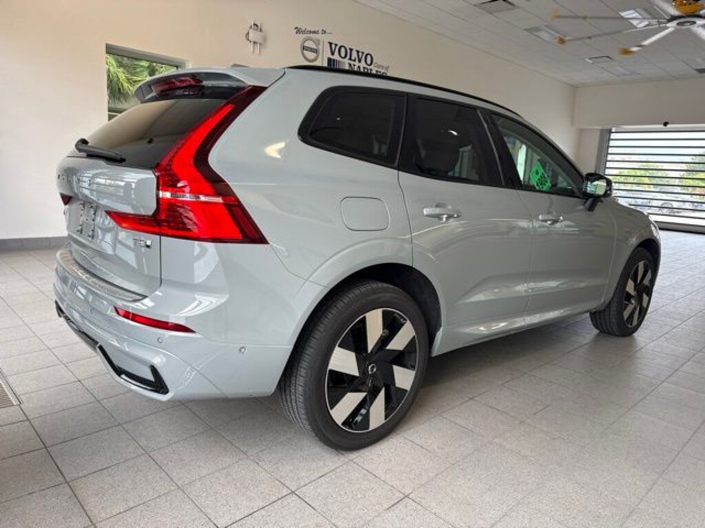 Certified 2025 Volvo XC60 Plug-In Hybrid T8 Plus SUV