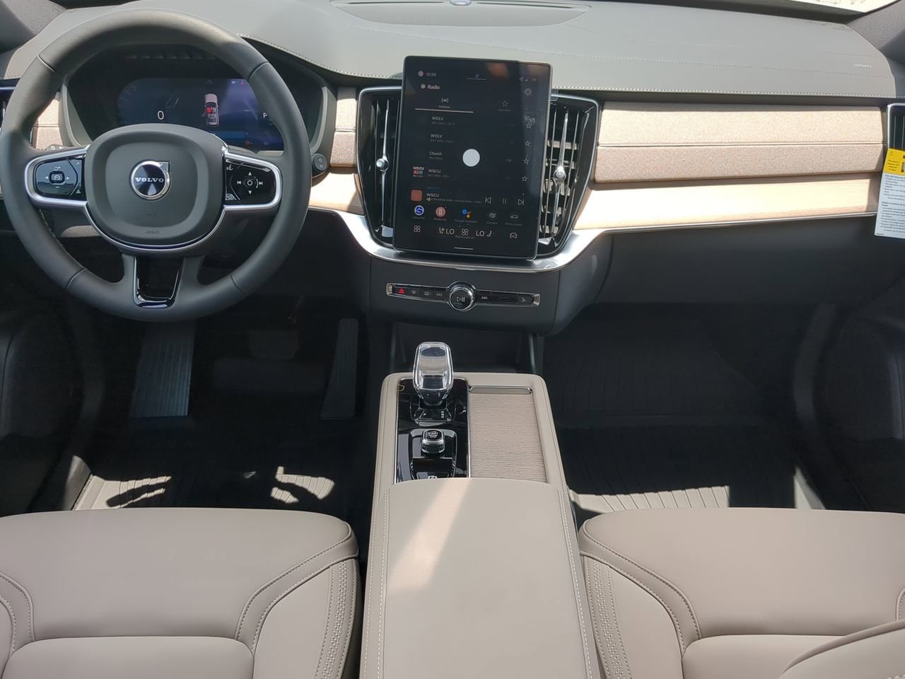 2026 Volvo XC90 Core - Photo 16