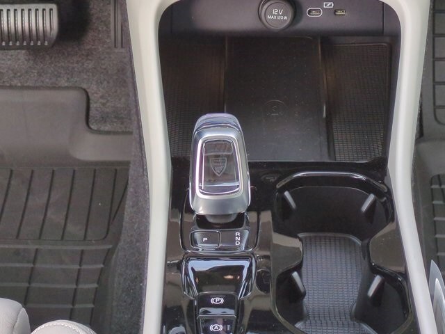 2026 Volvo XC40 Plus - Photo 20
