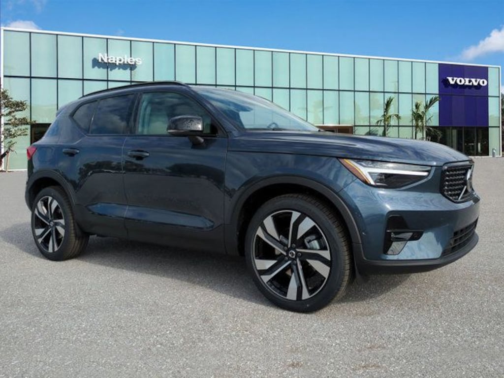 New 2026 Volvo XC40 B5 Ultra SUV