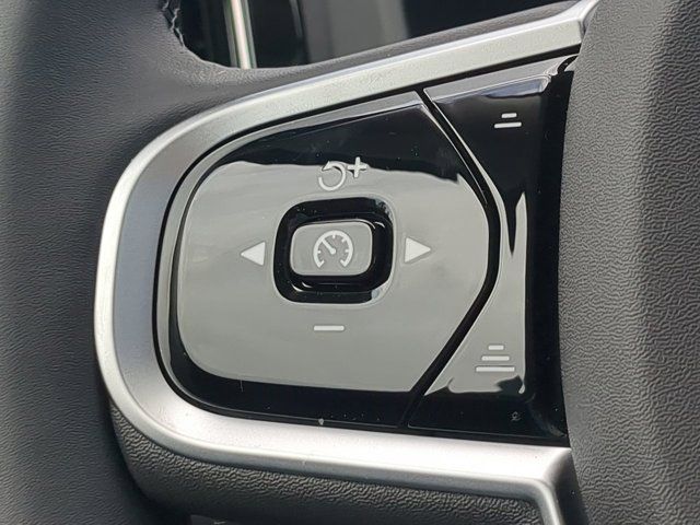 2026 Volvo XC60 Plus - Photo 26