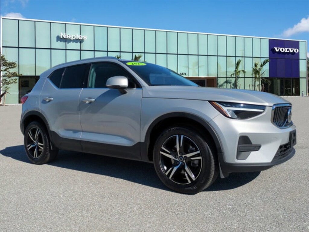 Certified 2025 Volvo XC40 B5 Core SUV