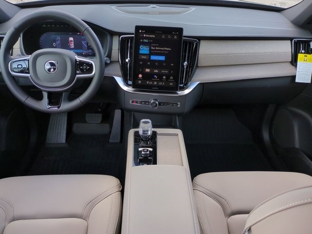 2026 Volvo XC90 Plus - Photo 16