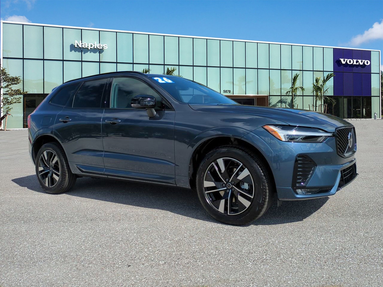 2026 Volvo XC60 Core's photo