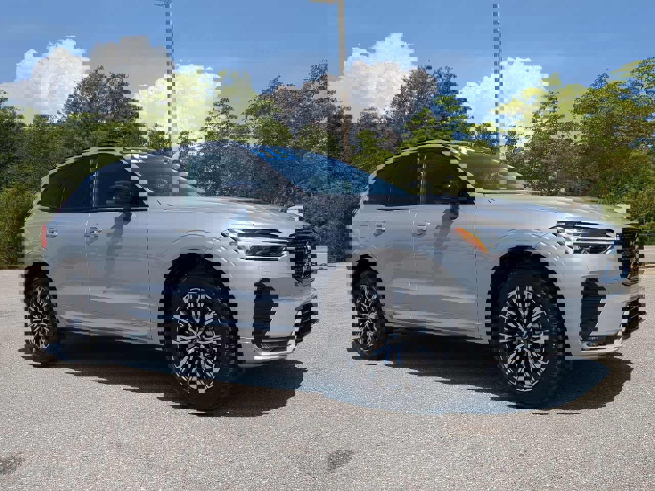 2025 Volvo XC60 B5 Core photo 2