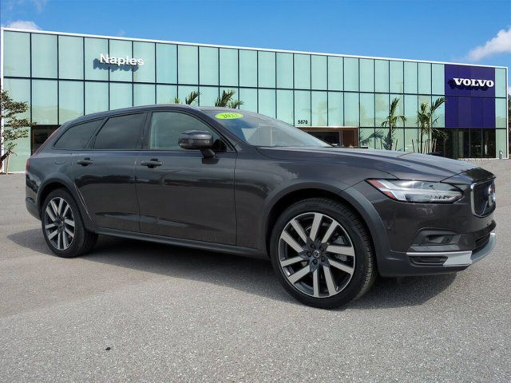 Used 2022 Volvo V90 Cross Country B6 Wagon