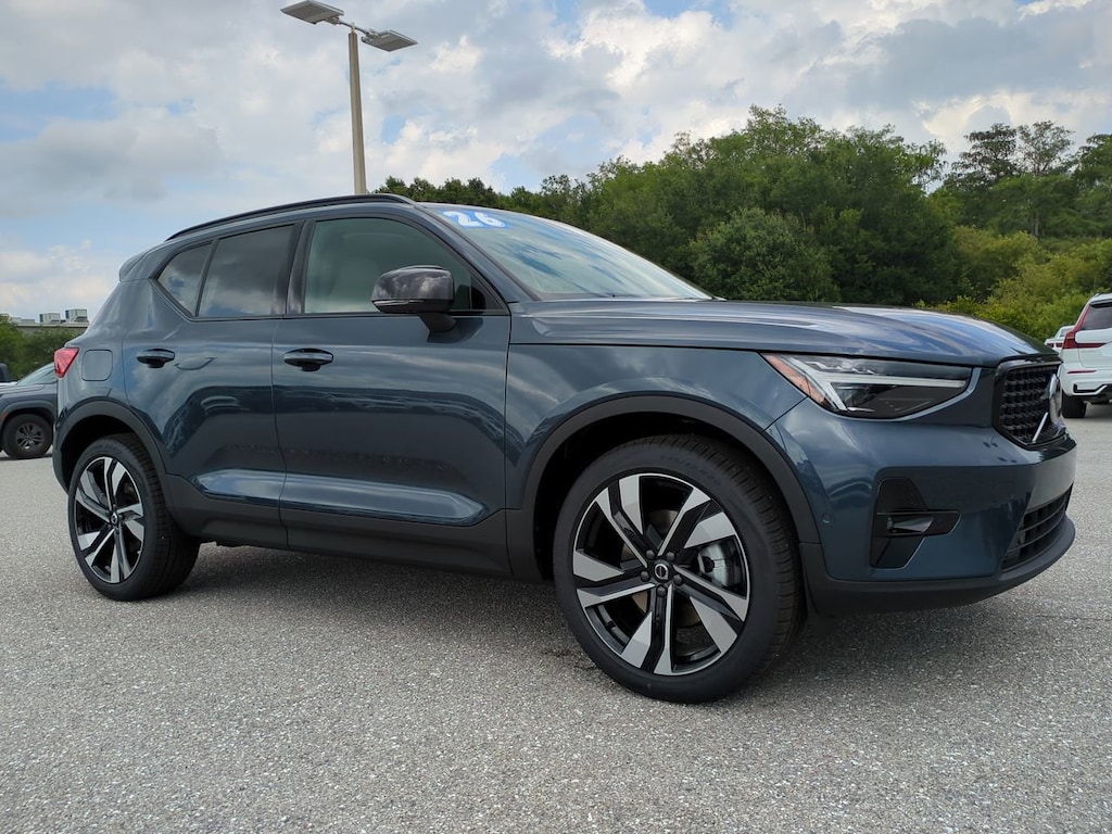 New 2026 Volvo XC40 B5 Ultra SUV