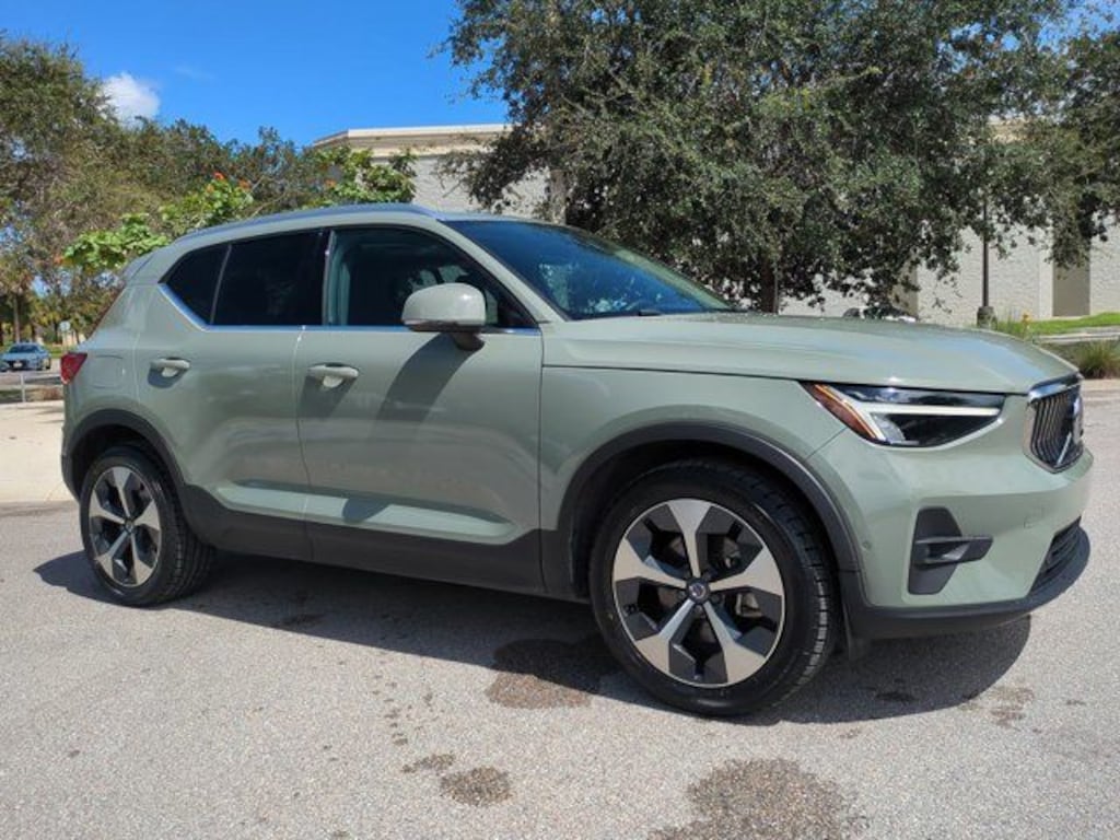 Certified 2023 Volvo XC40 B4 Plus Bright Theme SUV
