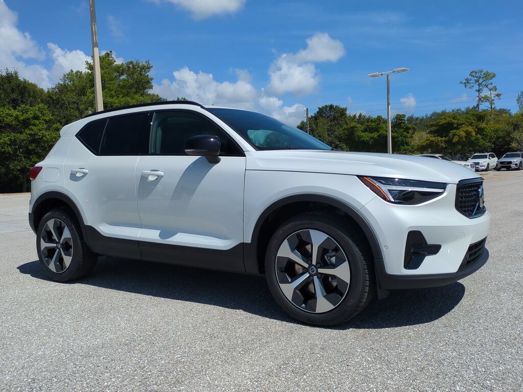 New 2026 Volvo XC40 B5 Plus SUV